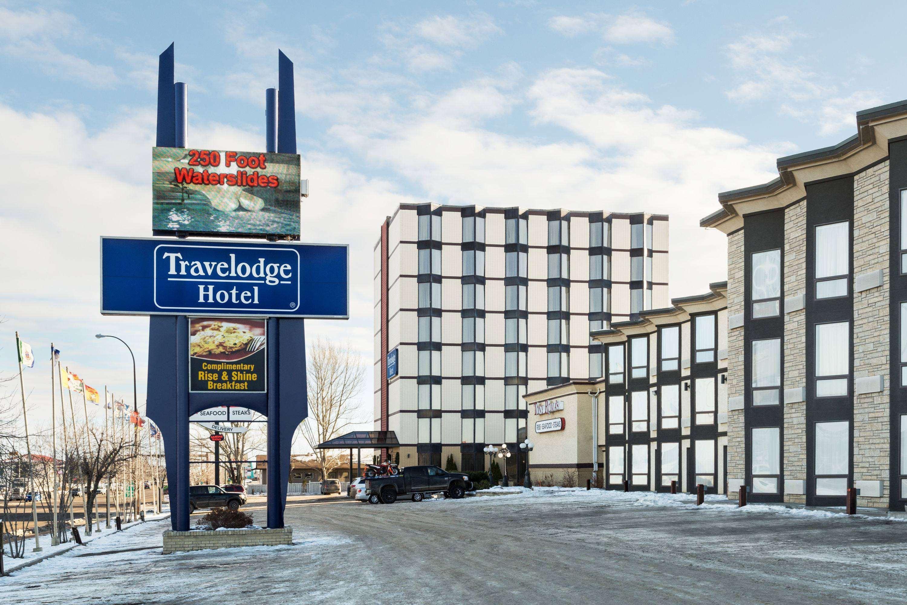 Travelodge By Wyndham Lloydminster Exterior foto